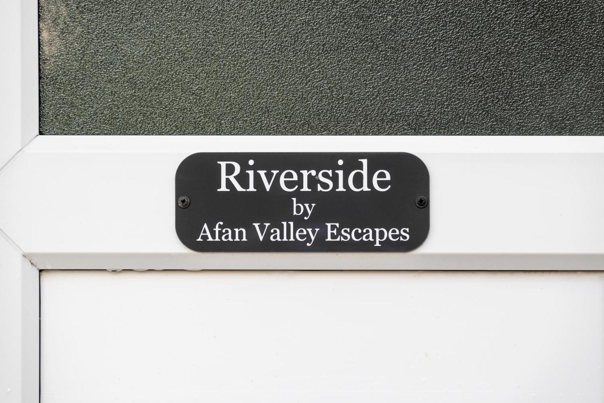 Riverside Great House In The Afan Forest Bike Park By Staystaycations Glyncorrwg Buitenkant foto