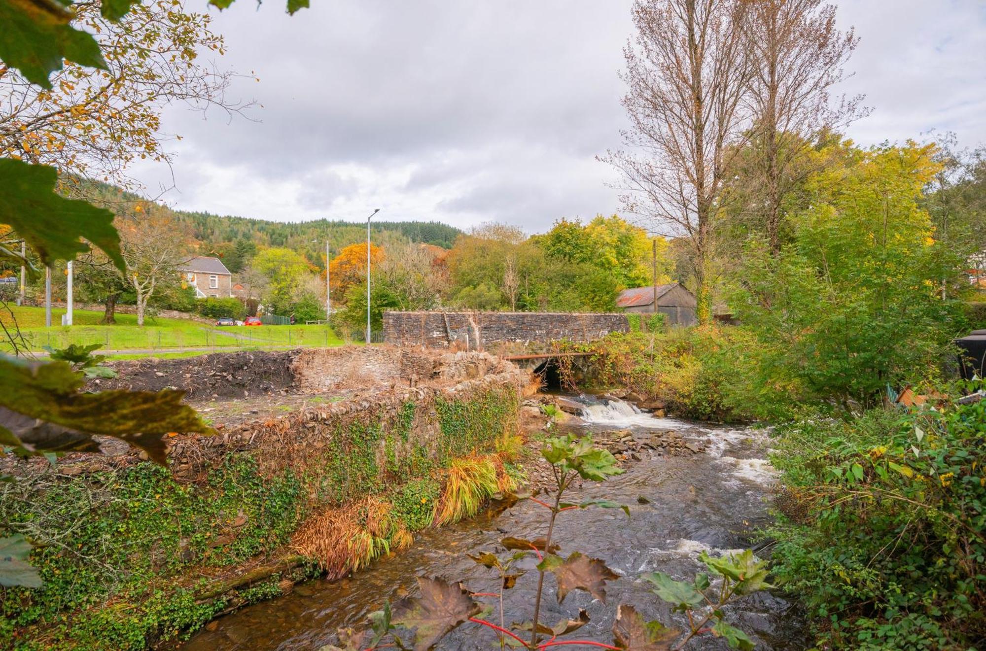 Riverside Great House In The Afan Forest Bike Park By Staystaycations Glyncorrwg Buitenkant foto