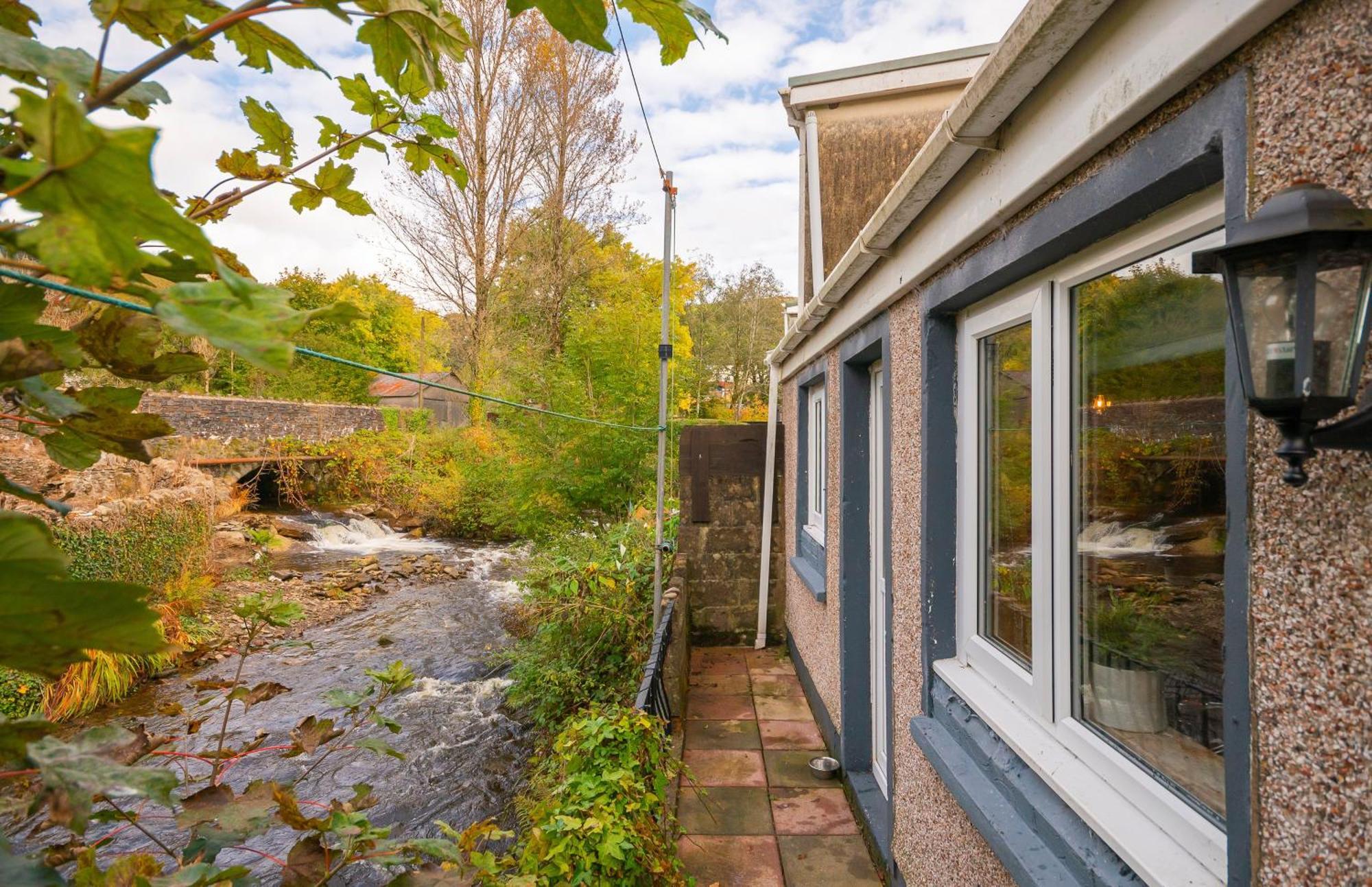 Riverside Great House In The Afan Forest Bike Park By Staystaycations Glyncorrwg Buitenkant foto