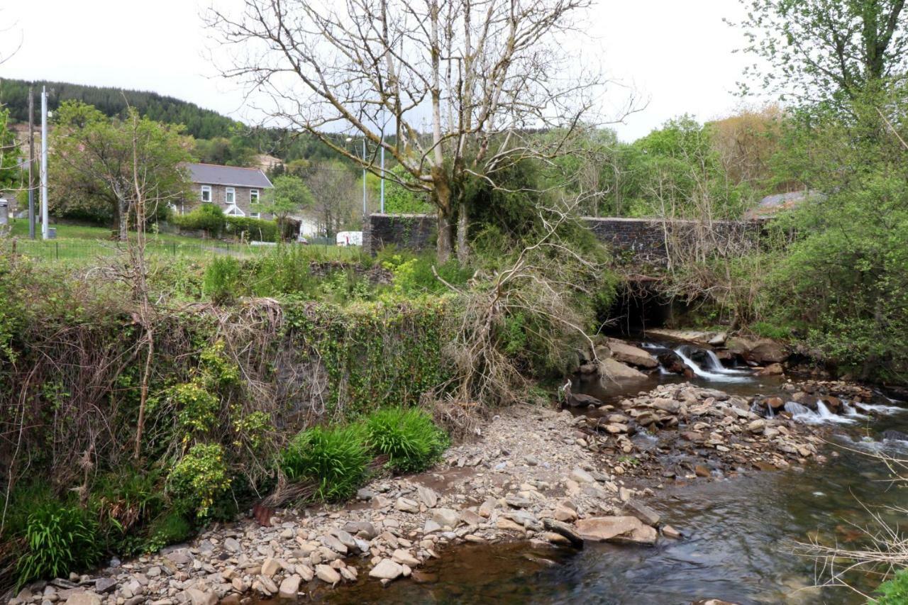 Riverside Great House In The Afan Forest Bike Park By Staystaycations Glyncorrwg Buitenkant foto